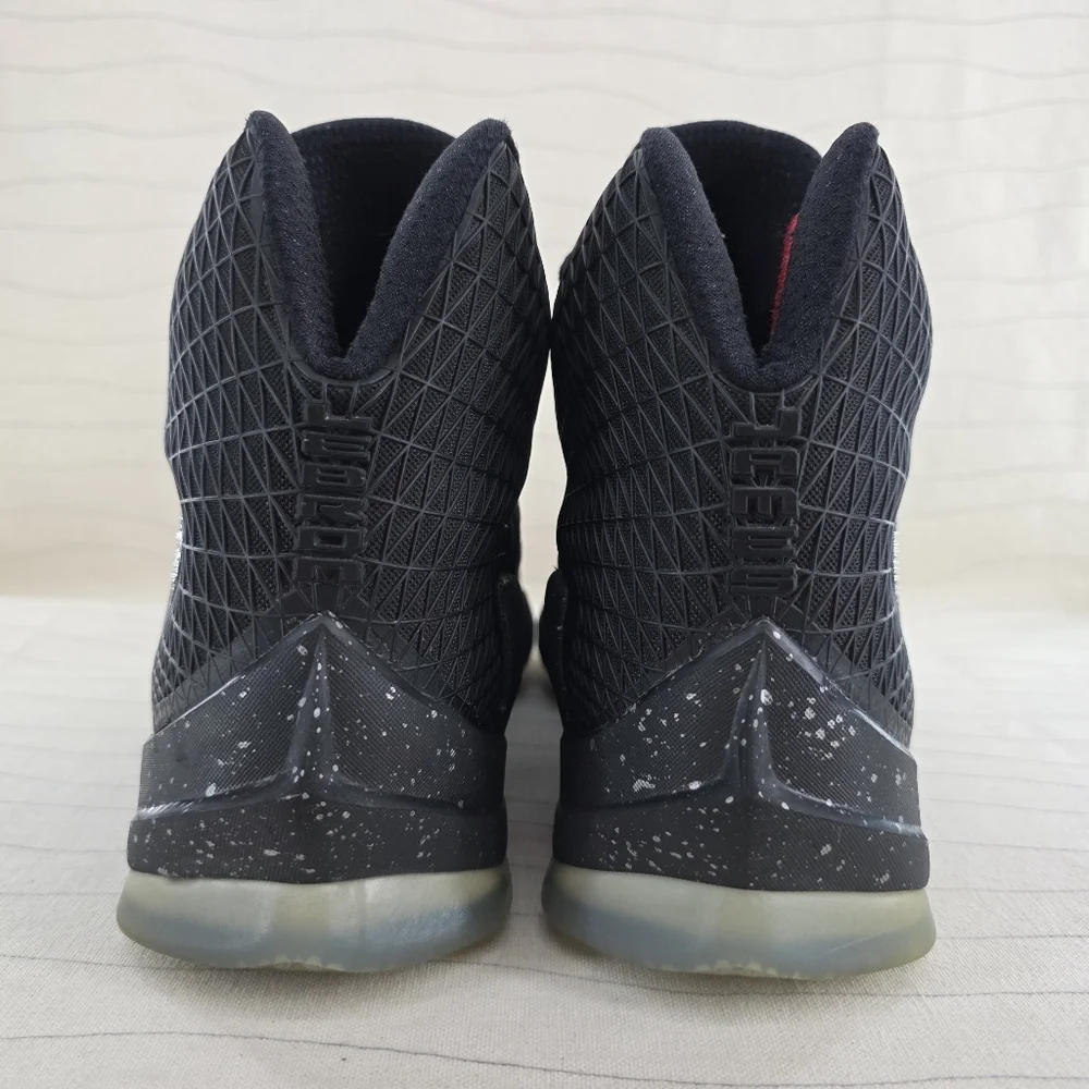 Nike mens lebron